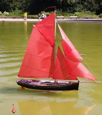 Vorbild, Lotsenkutter JOLIE BRISE..jpg (202.23 KiB) 10847-mal betrachtet Vorbild, Lotsenkutter JOLIE BRISE..jpg